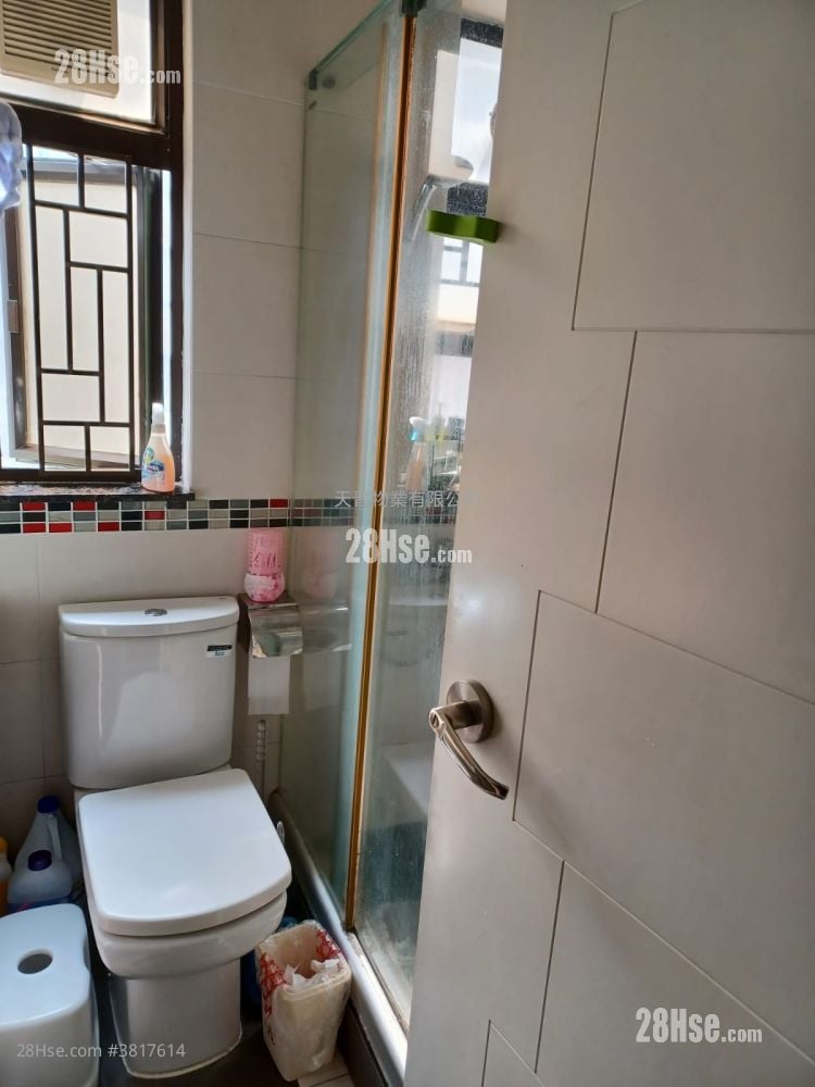 Coral Terrace Sell 4 Bedrooms , 1 Bathroom 647 ft²