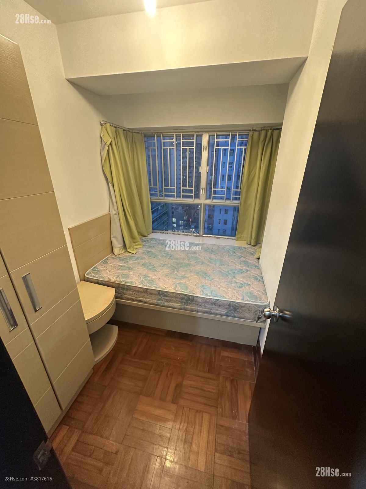 Kellet Court Sell 2 Bedrooms , 1 Bathroom 296 ft²