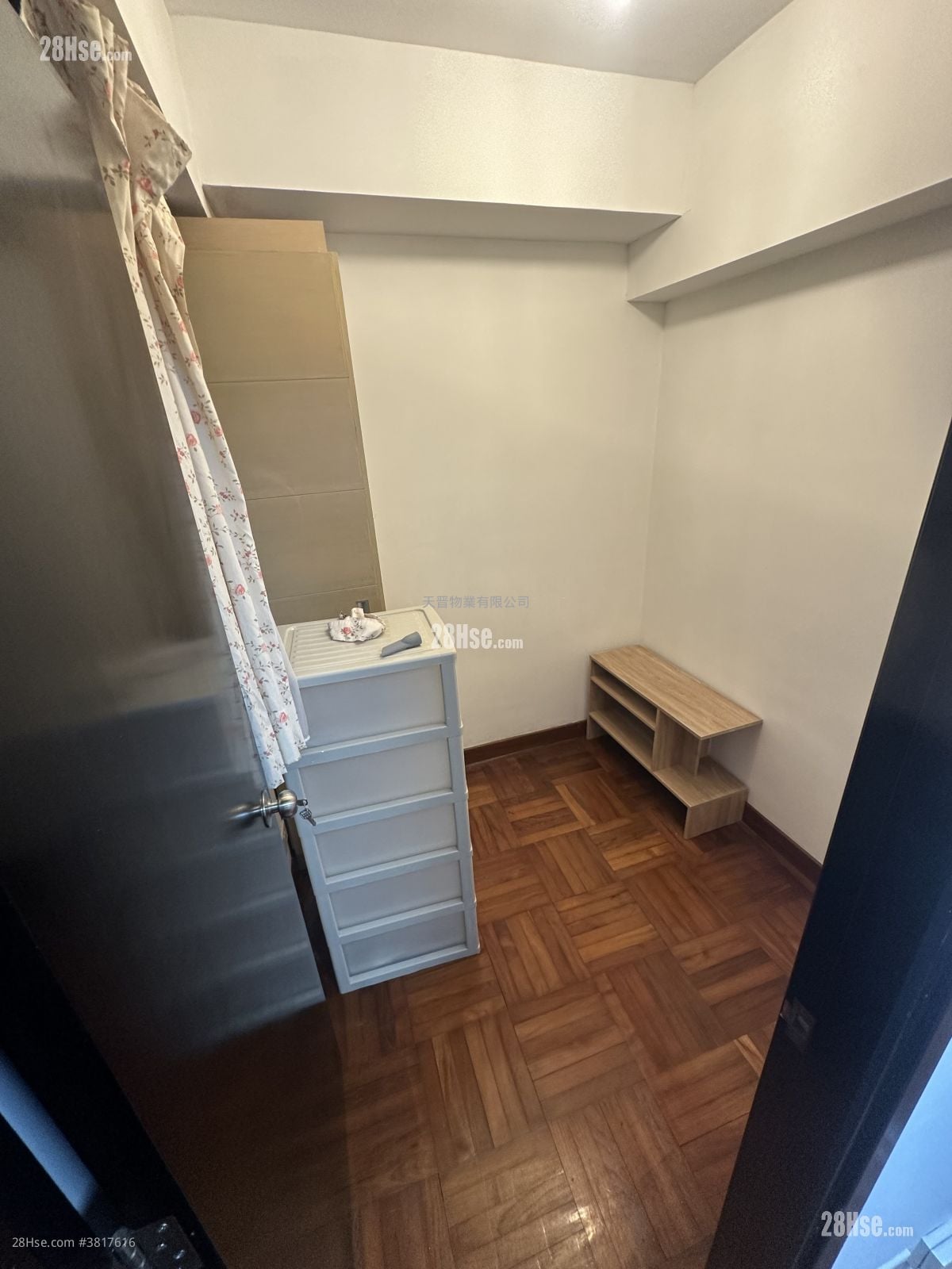 Kellet Court Sell 2 Bedrooms , 1 Bathroom 296 ft²