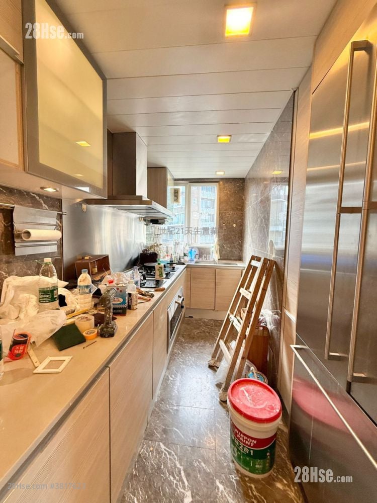 星堤 售盤 5+ 房 , 3 浴室 1,221 平方呎