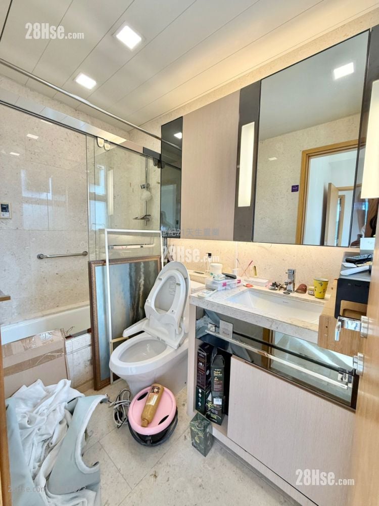 星堤 售盤 5+ 房 , 3 浴室 1,221 平方呎