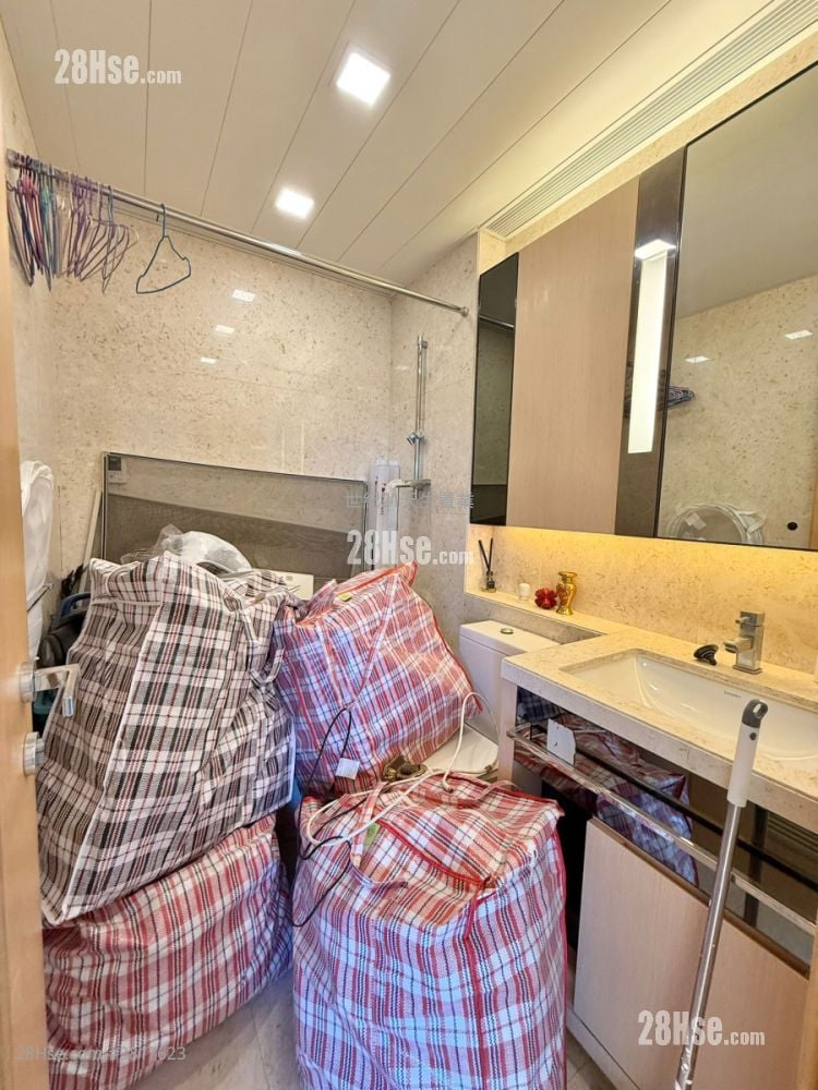 星堤 售盤 5+ 房 , 3 浴室 1,221 平方呎