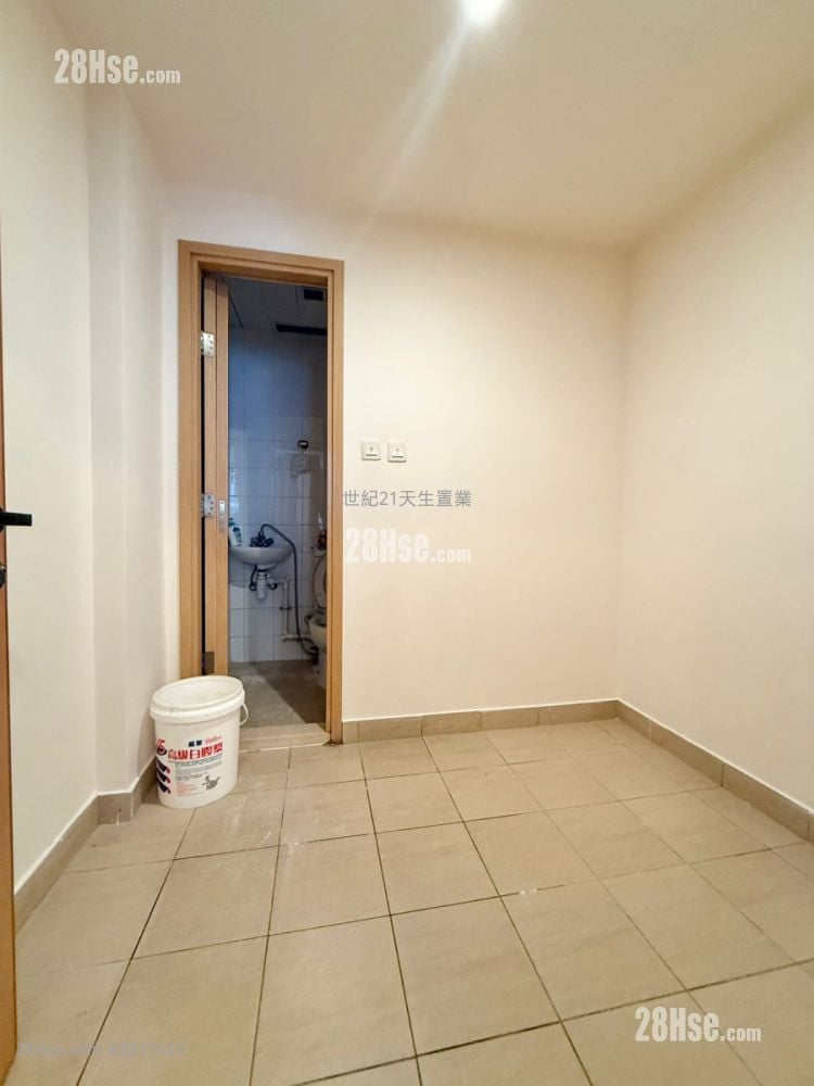 星堤 售盤 5+ 房 , 3 浴室 1,221 平方呎