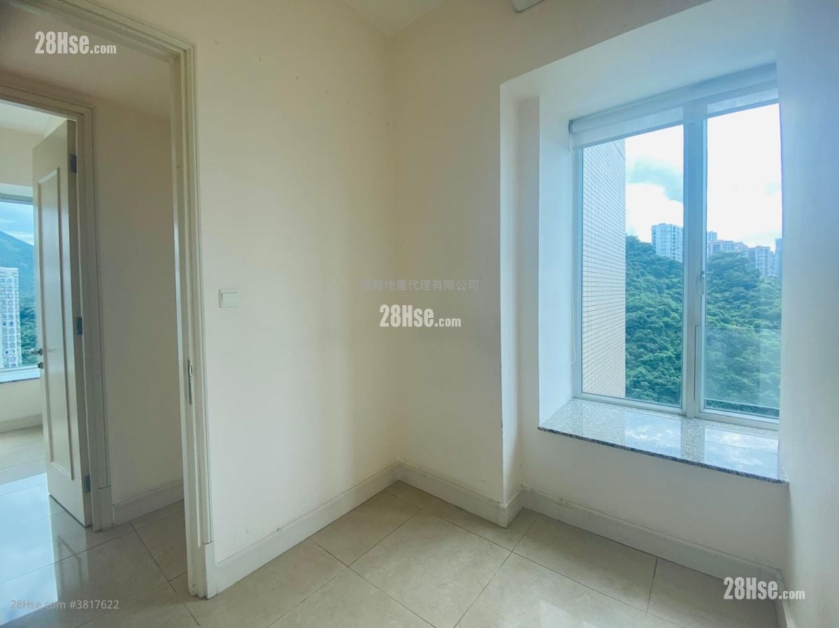 Casa 880 售盘 4 房 , 2 浴室 1,008 平方尺