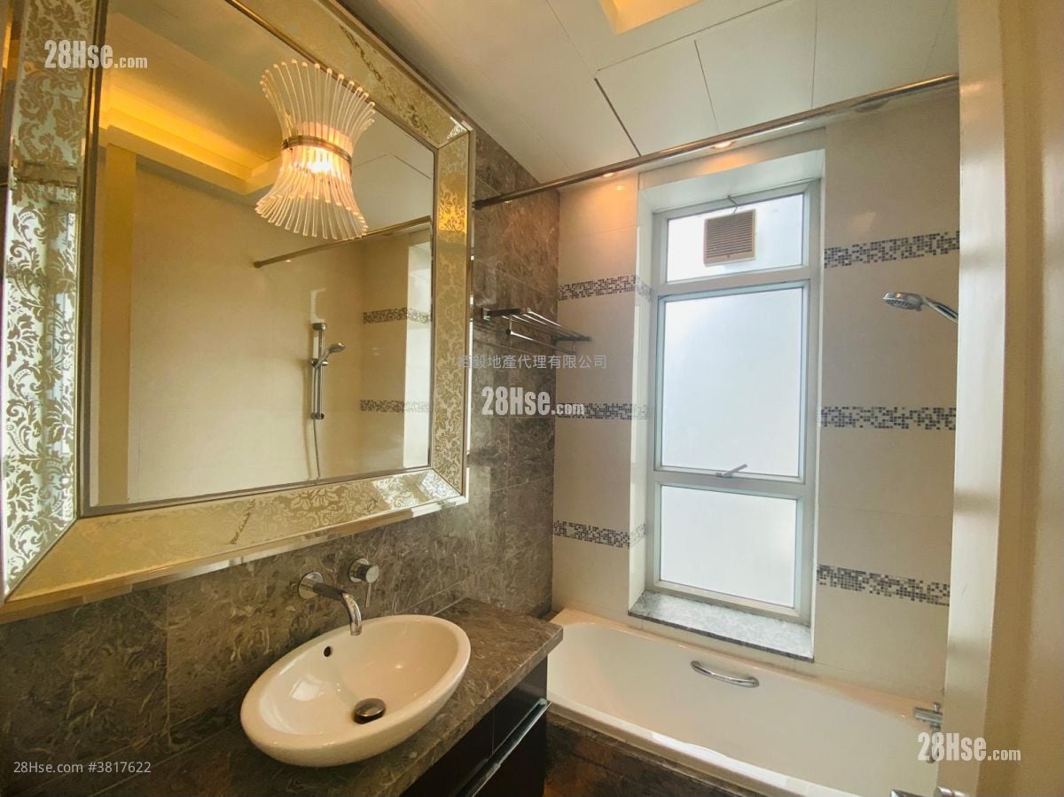 Casa 880 售盘 4 房 , 2 浴室 1,008 平方尺