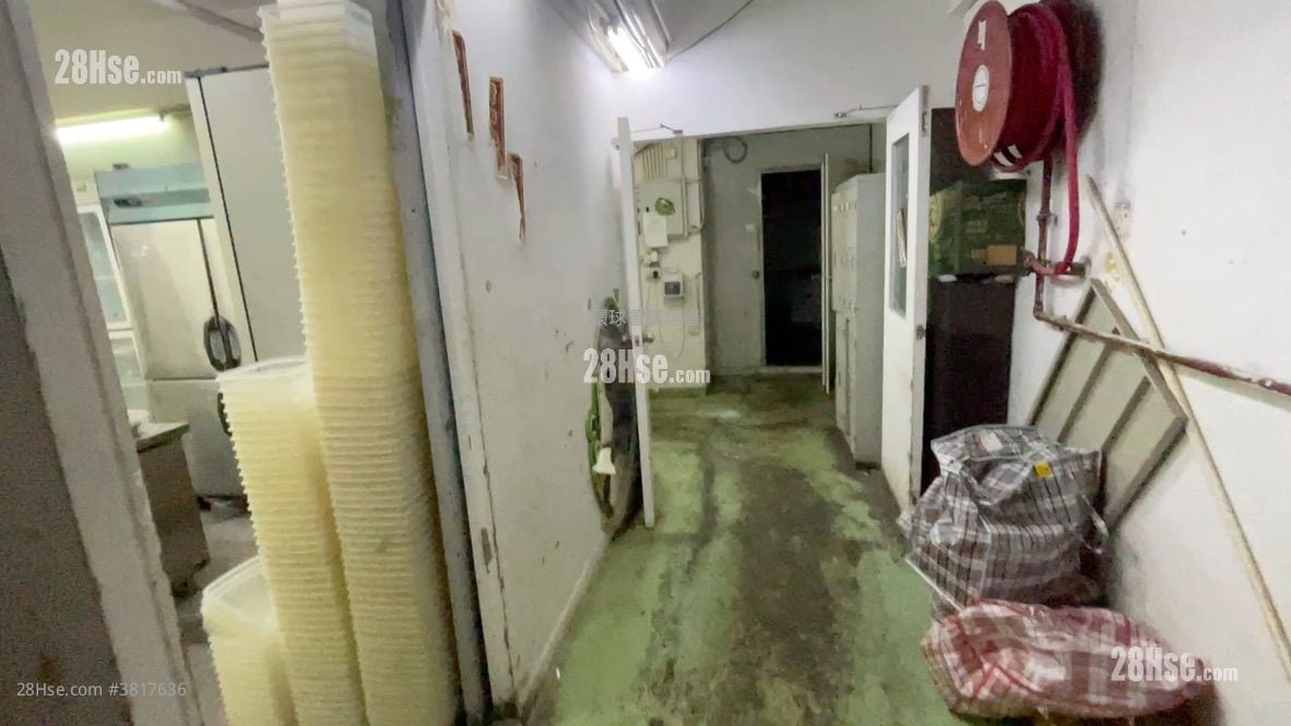 Gee Lok Industrial Building Rental 1,400 ft²