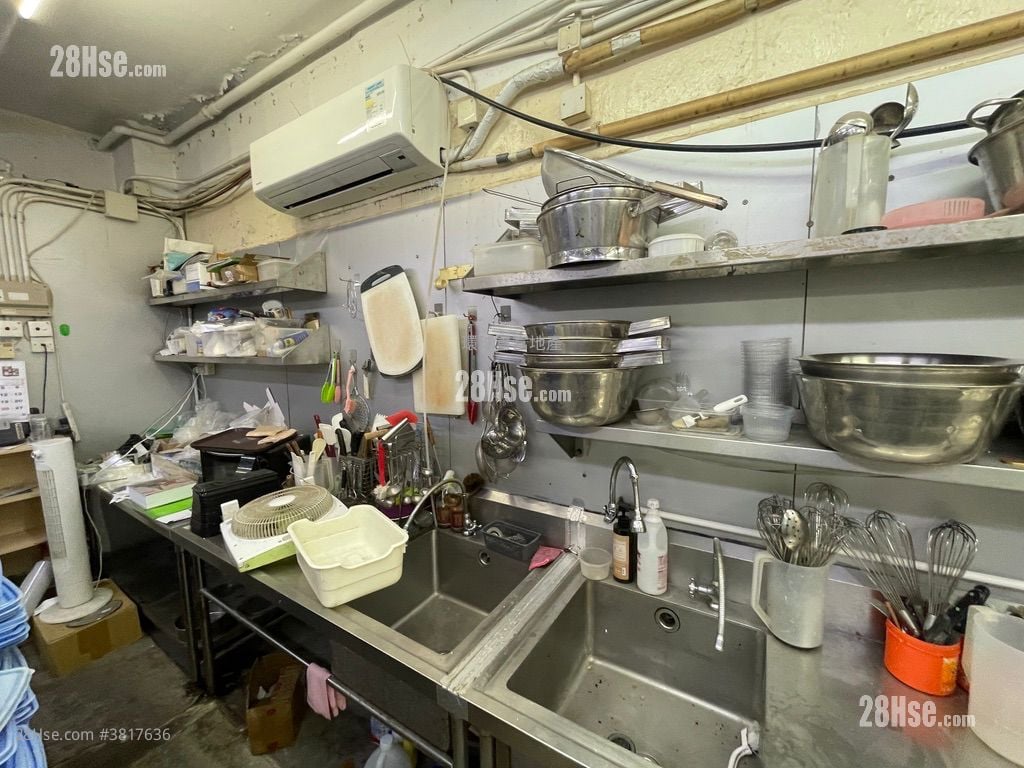 Gee Lok Industrial Building Rental 1,400 ft²