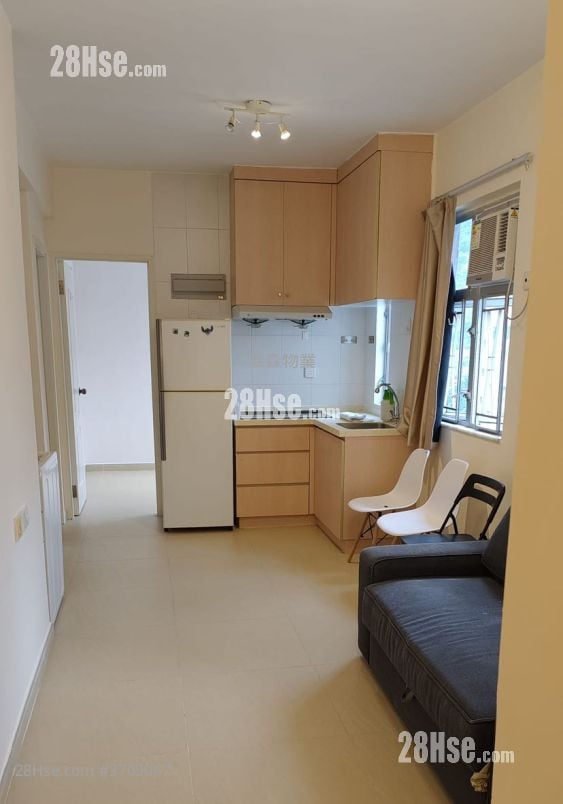 龍景大廈 租盤 2 房 , 1 浴室 392 平方呎