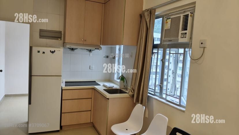 龍景大廈 租盤 2 房 , 1 浴室 392 平方呎