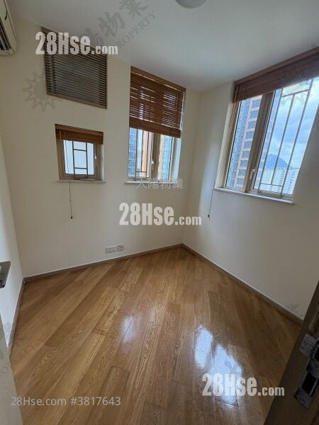 海濱南岸 售盤 3 房 590 平方呎