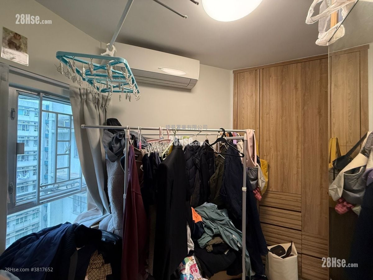 Whampoa Garden Sell 2 Bedrooms , 1 Bathroom 470 ft²