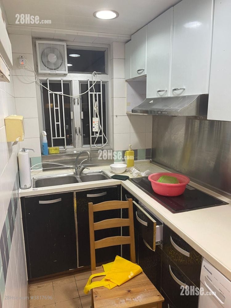 Kingsford Terrace Rental 3 Bedrooms , 1 Bathroom 590 ft²