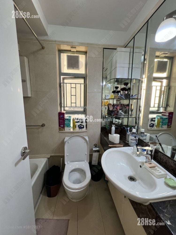 Seaview Crescent Rental 2 Bedrooms , 1 Bathroom 516 ft²