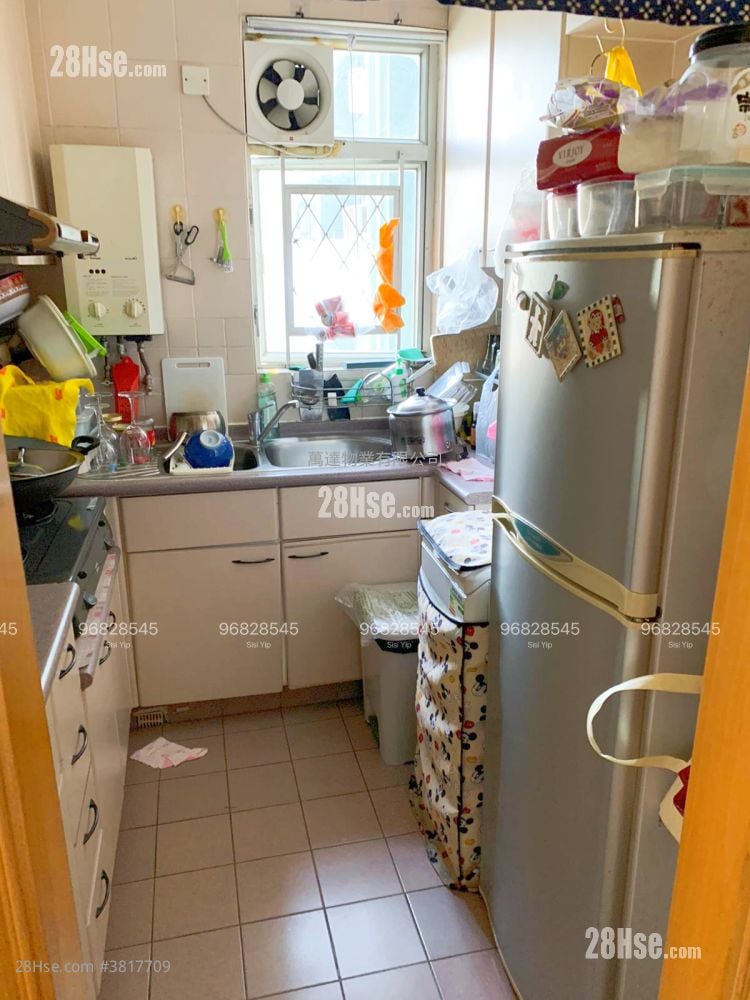 Kam Tai Court Sell 3 Bedrooms , 2 Bathrooms 650 ft²