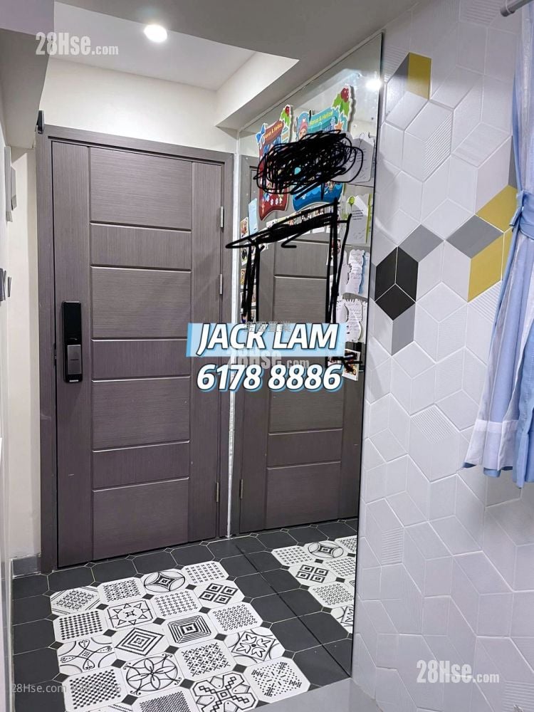 Kam Wah Building Sell 3 Bedrooms , 1 Bathroom 413 ft²