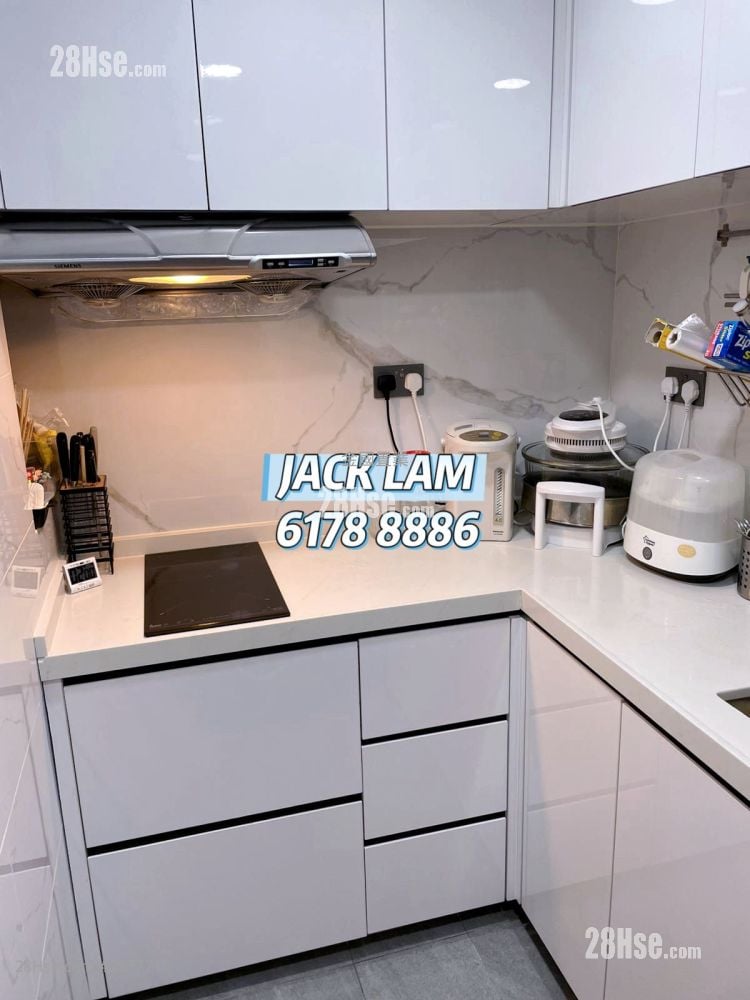 Kam Wah Building Sell 3 Bedrooms , 1 Bathroom 413 ft²