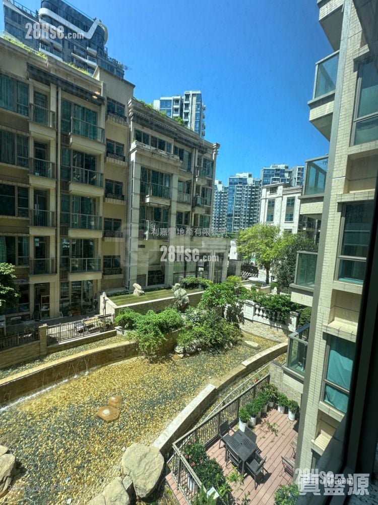 Mayfair By The Sea Sell 3 Bedrooms 886 ft²