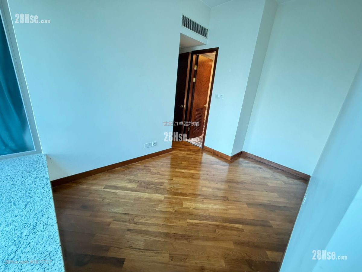 The Coronation Sell 2 Bedrooms , 1 Bathroom 664 ft²