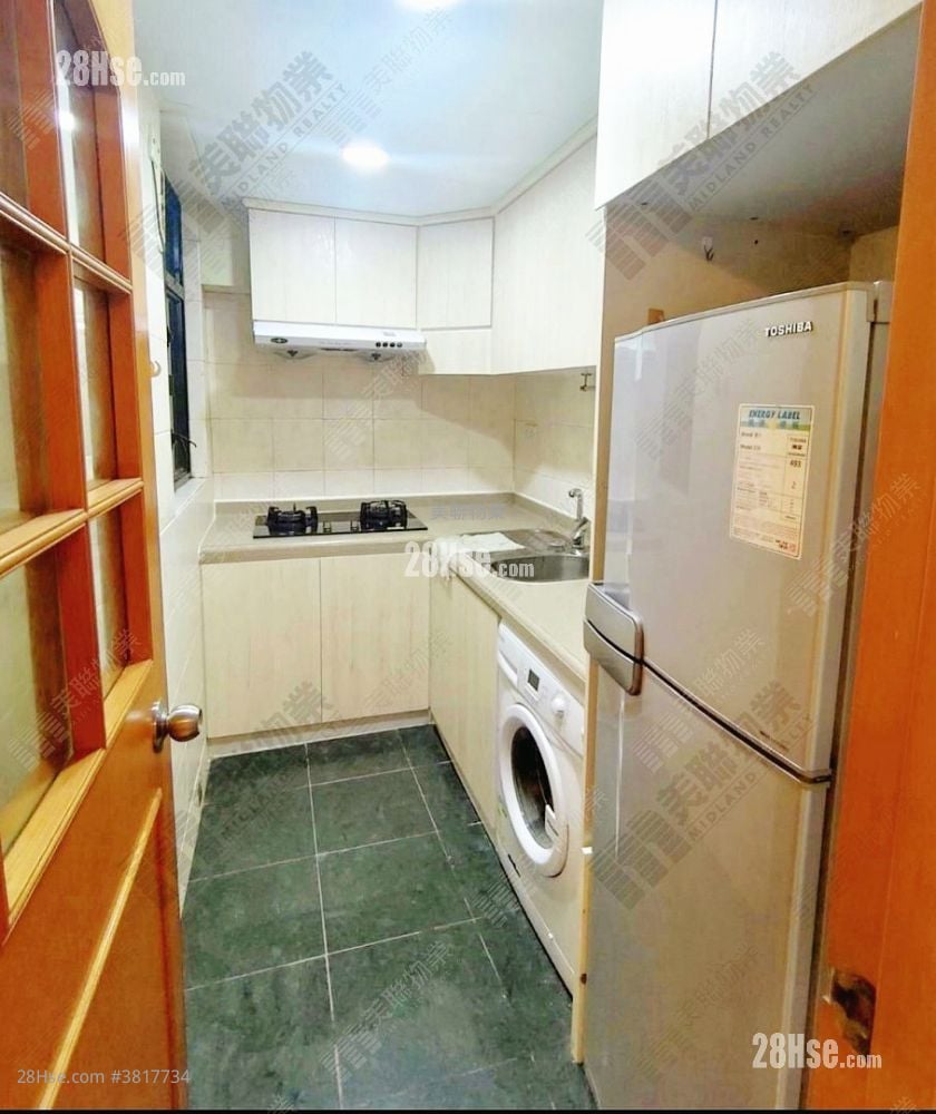 Nan Fung Plaza Rental 2 Bedrooms , 1 Bathroom 375 ft²