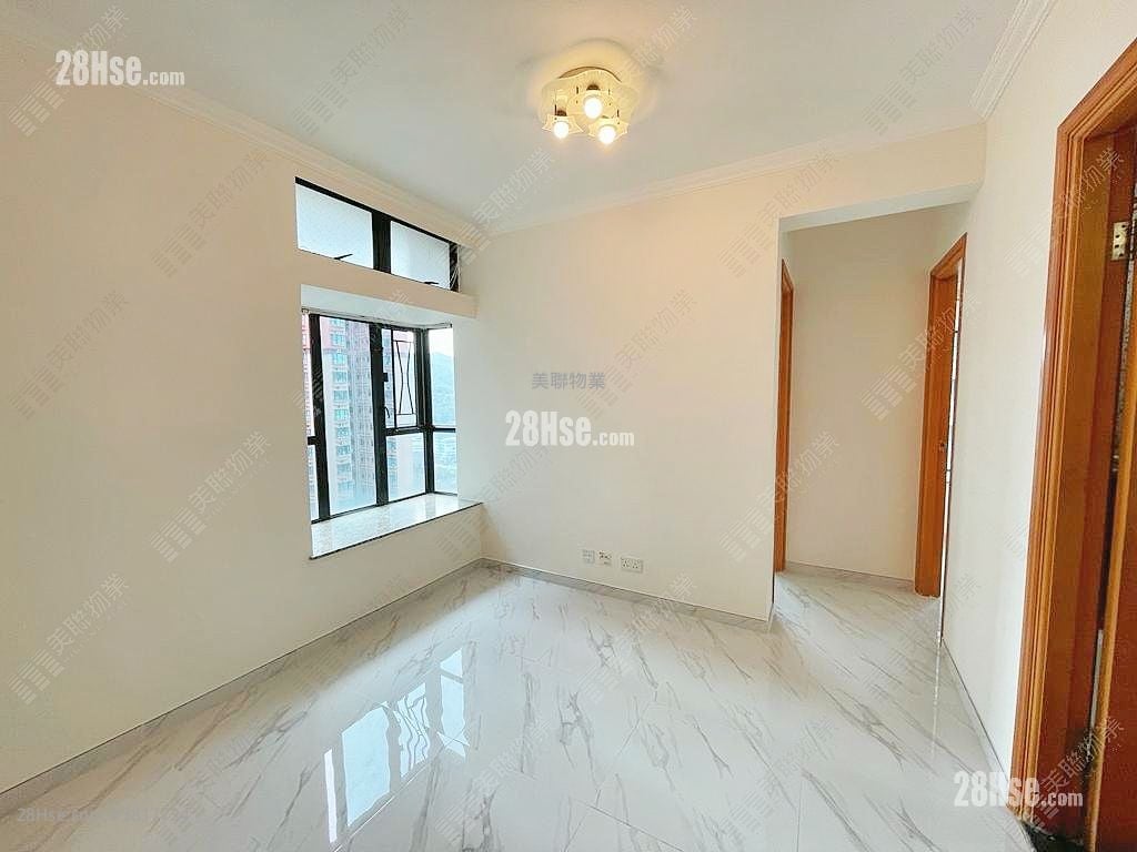 Nan Fung Plaza Rental 2 Bedrooms , 1 Bathroom 375 ft²