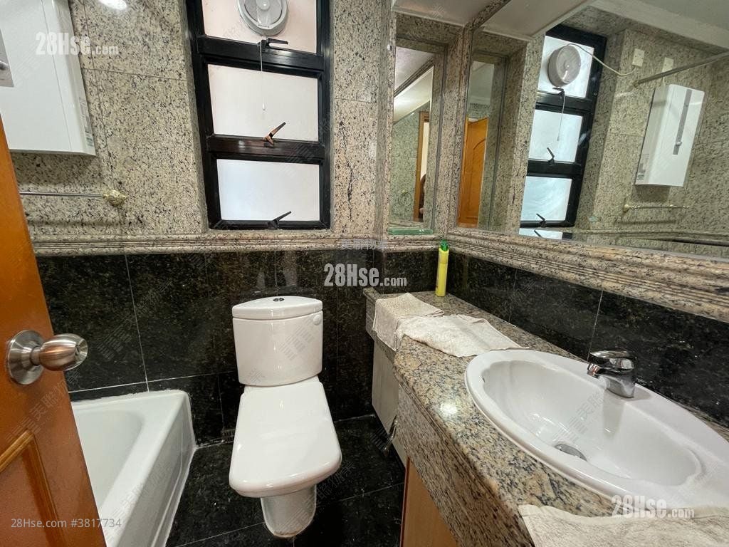 Nan Fung Plaza Rental 2 Bedrooms , 1 Bathroom 375 ft²