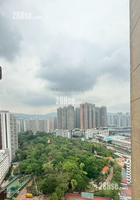 Tsing Yi Garden Sell 3 Bedrooms 547 ft²