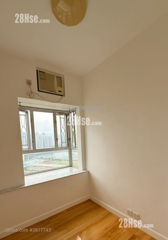 Tsing Yi Garden Sell 3 Bedrooms 547 ft²