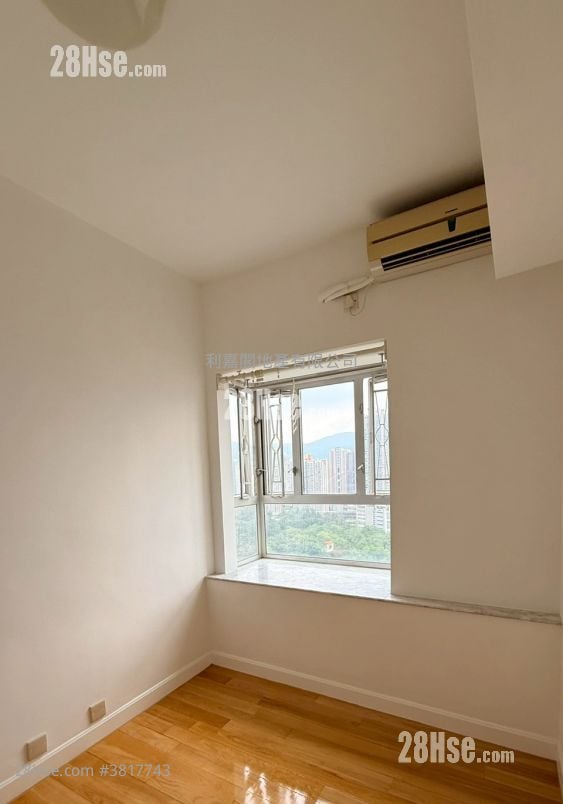 Tsing Yi Garden Sell 3 Bedrooms 547 ft²