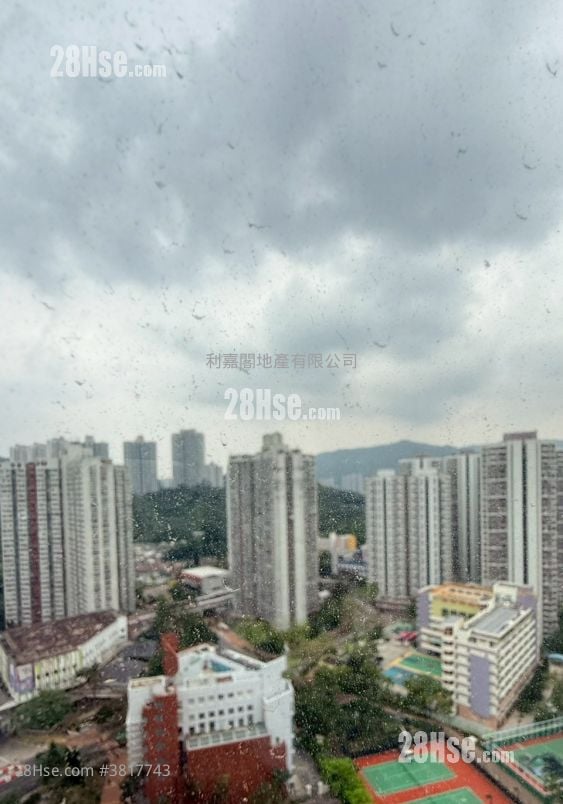 Tsing Yi Garden Sell 3 Bedrooms 547 ft²