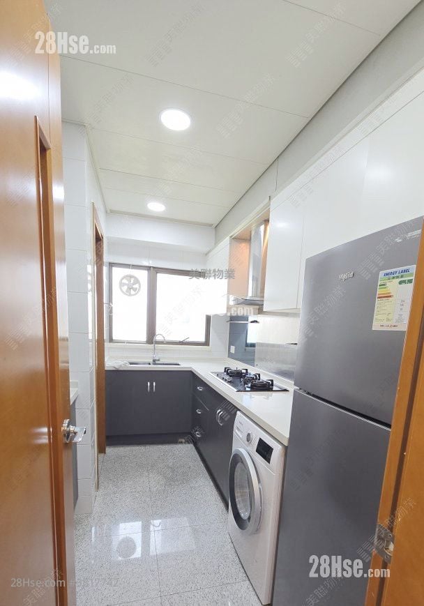 Noble Hill Sell 3 Bedrooms , 2 Bathrooms 785 ft²