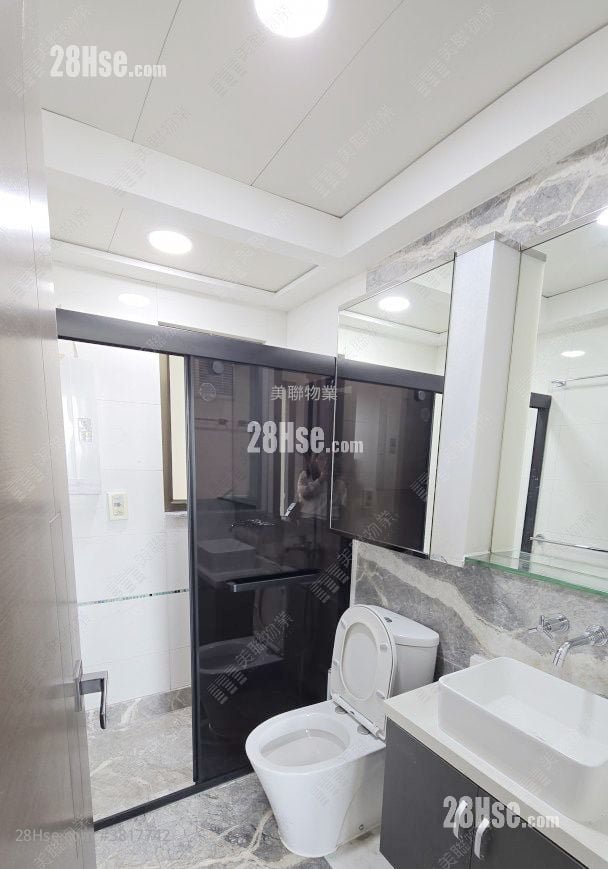 Noble Hill Sell 3 Bedrooms , 2 Bathrooms 785 ft²