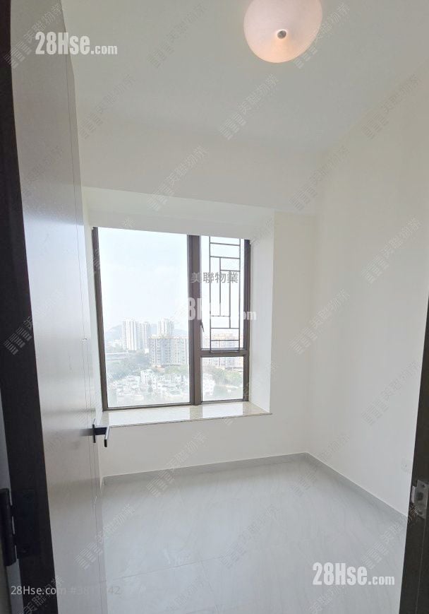 Noble Hill Sell 3 Bedrooms , 2 Bathrooms 785 ft²