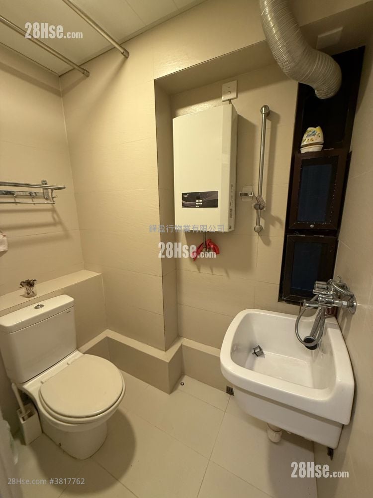 福苑 租盘 4 房 , 2 浴室 1,397 平方尺