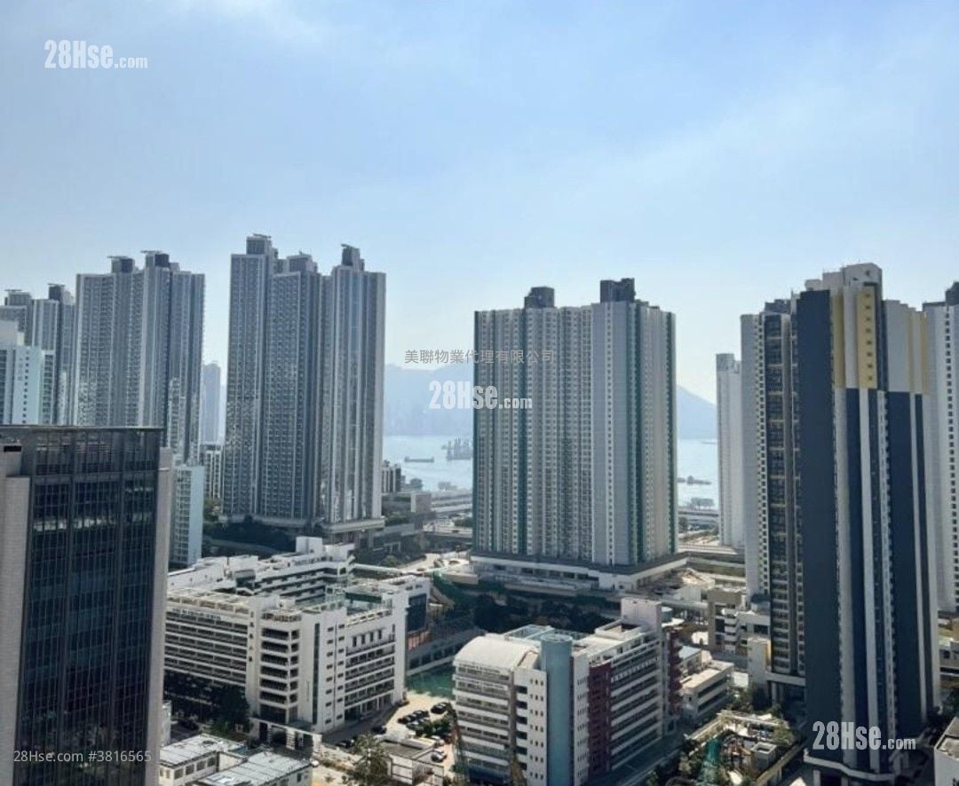 The Sparkle Sell 3 Bedrooms , 2 Bathrooms 670 ft²