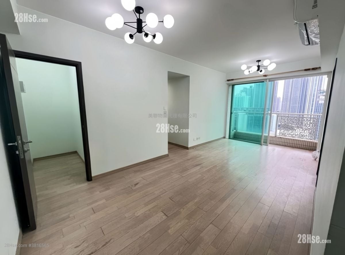 The Sparkle Sell 3 Bedrooms , 2 Bathrooms 670 ft²