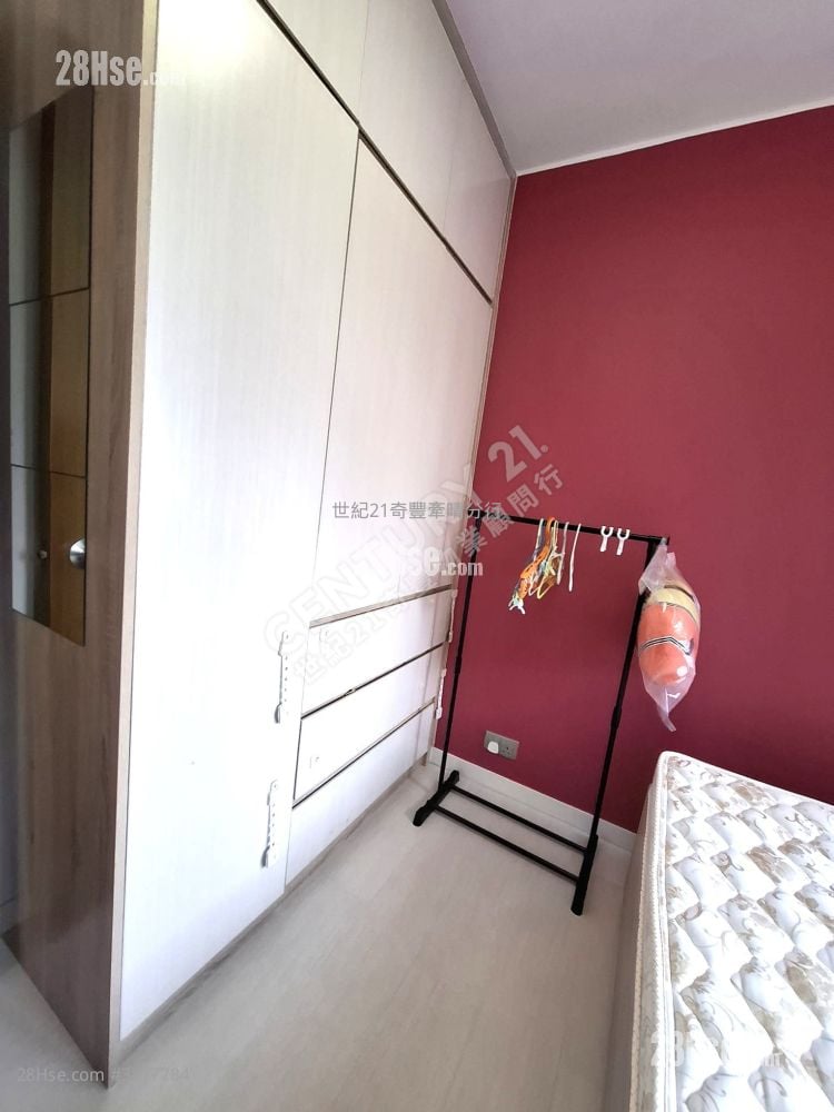 主人房: 景盛苑  售盤 2 房 , 1 浴室 538 平方呎