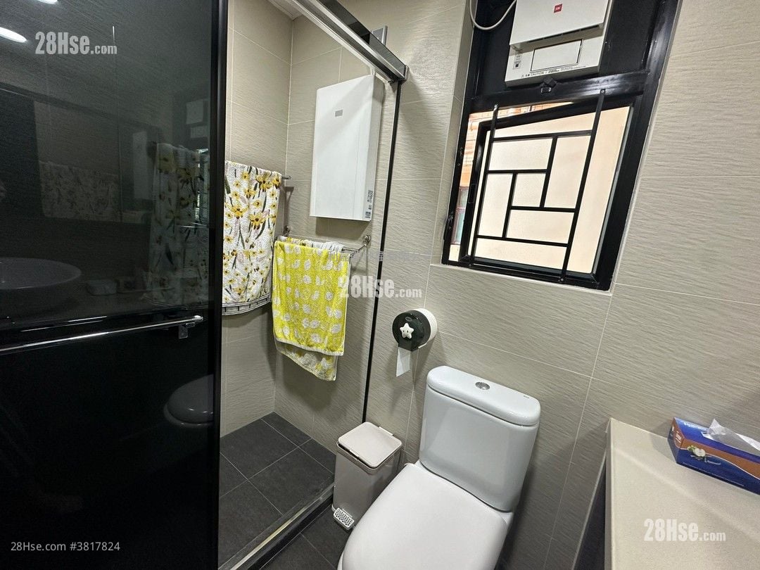 曉峰園 售盤 3 房 , 1 浴室 755 平方呎