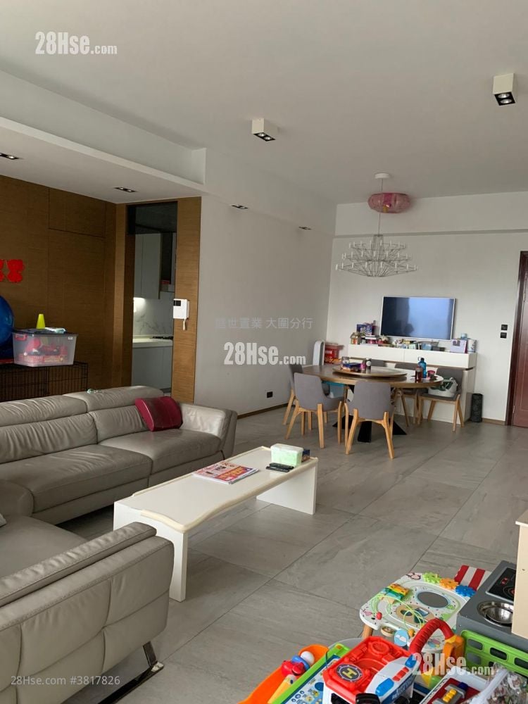 The Great Hill Sell 3 Bedrooms , 3 Bathrooms 1,554 ft²