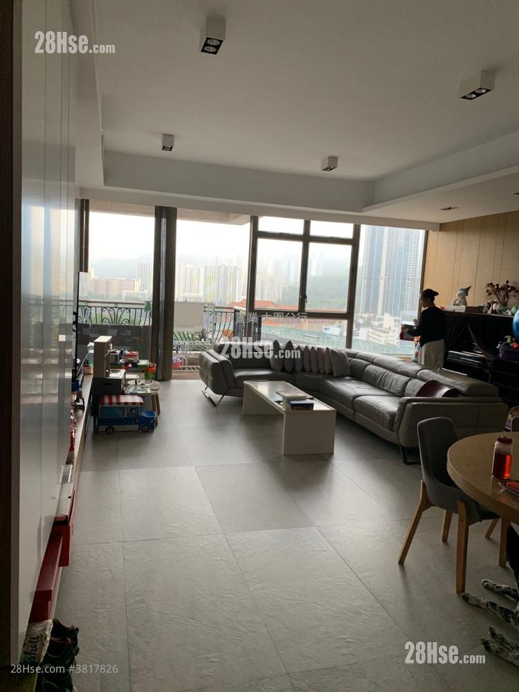 The Great Hill Sell 3 Bedrooms , 3 Bathrooms 1,554 ft²