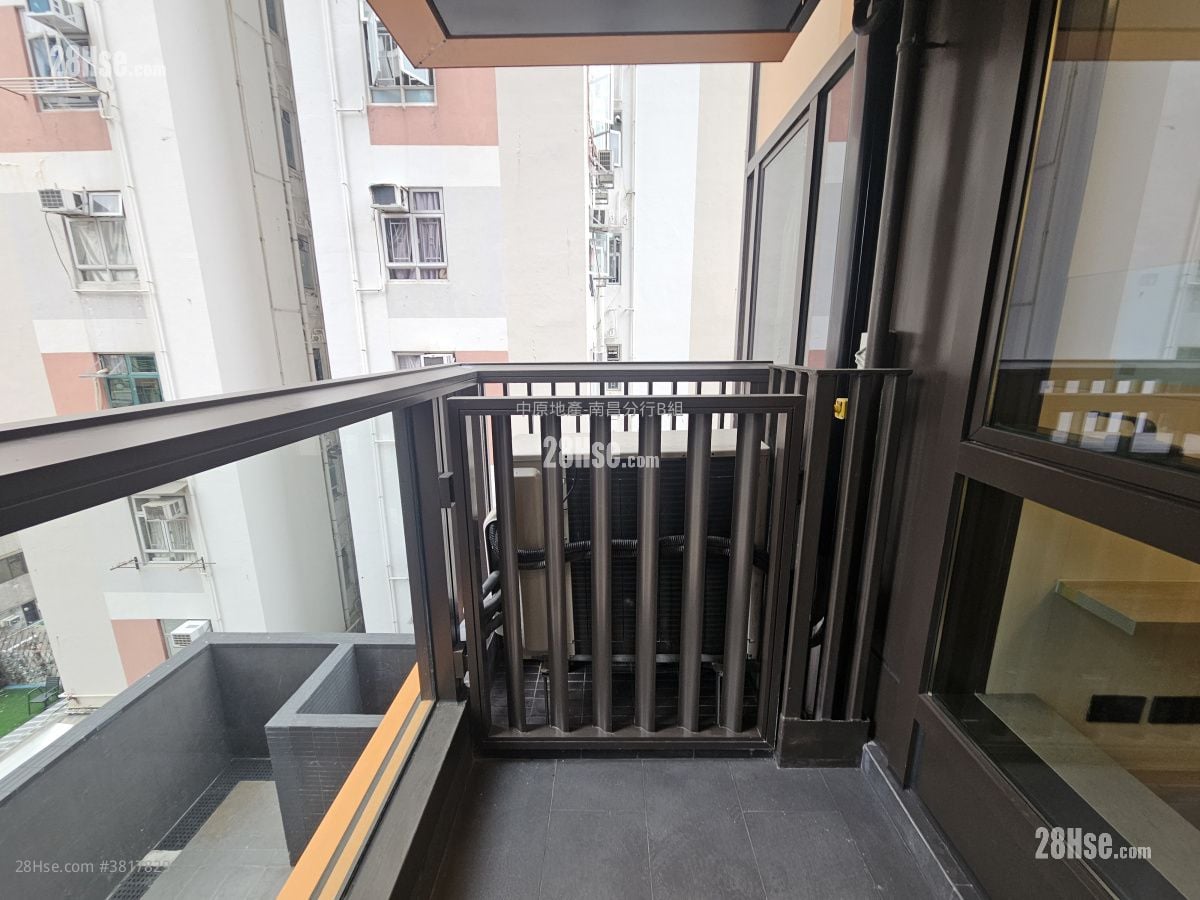 Bright Moon Rental 1 Bedroom , 1 Bathroom 337 ft²