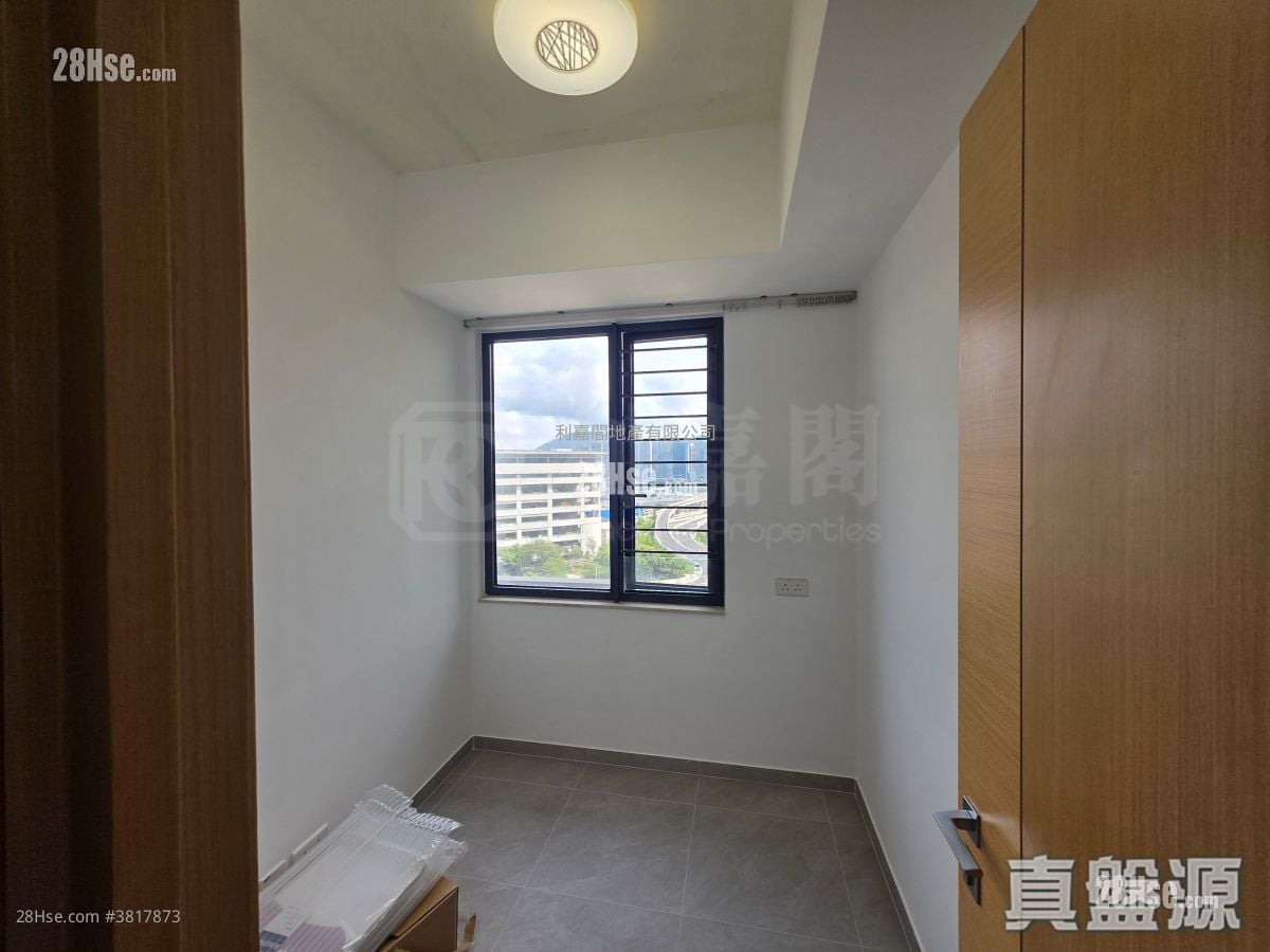 K.city Rental 632 ft²