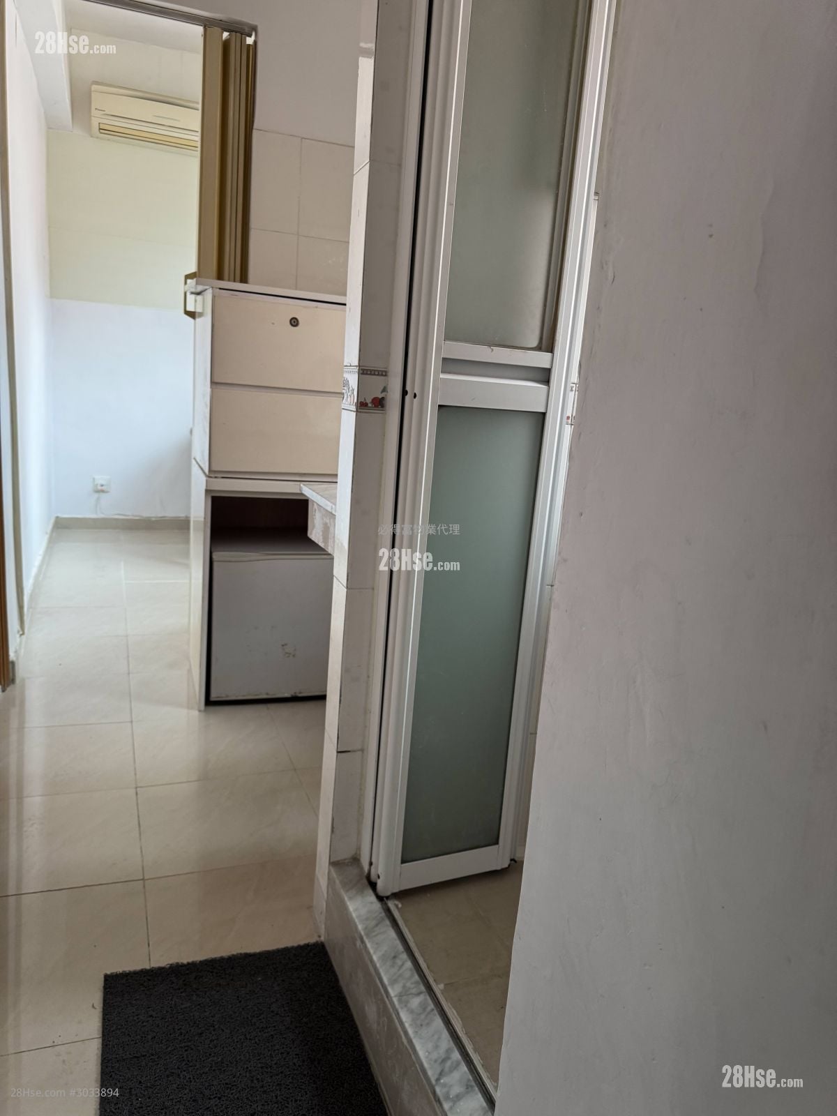 单幢楼房 租盘 开放式间隔 , 1 浴室 100 平方尺