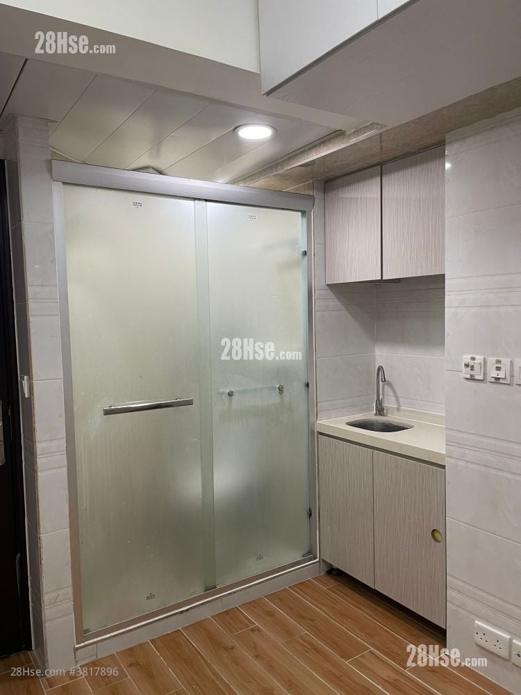 Tak On Building Rental 100 ft²