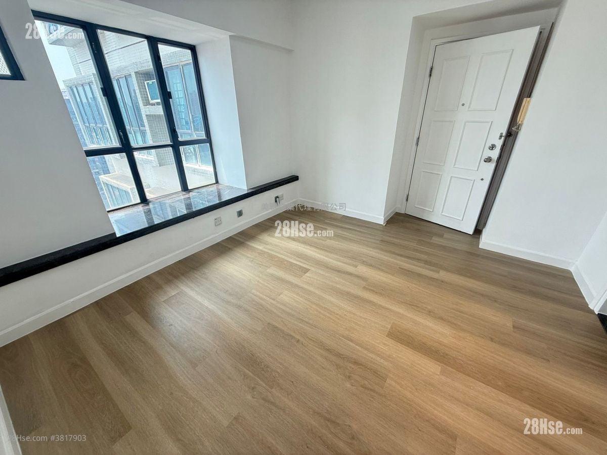 Florence Plaza Sell 2 Bedrooms 339 ft²