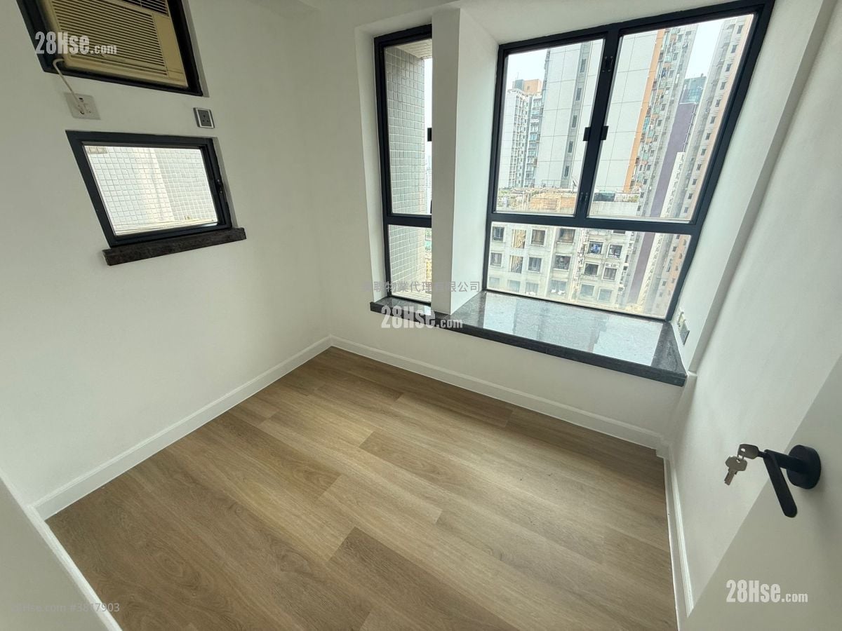 Florence Plaza Sell 2 Bedrooms 339 ft²