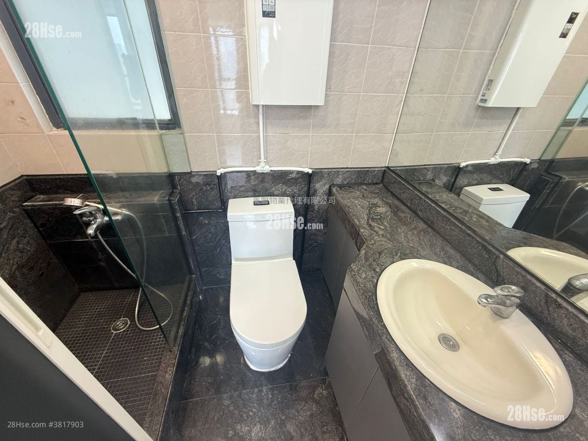 Florence Plaza Sell 2 Bedrooms 339 ft²