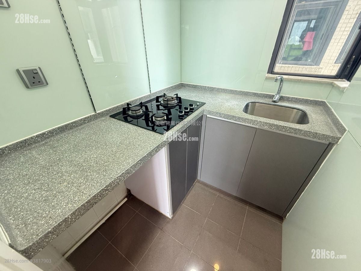 Florence Plaza Sell 2 Bedrooms 339 ft²