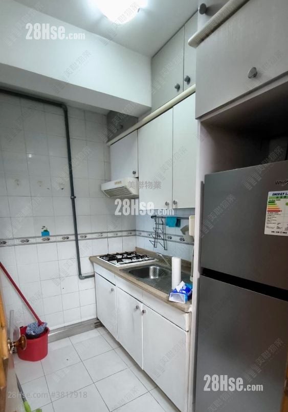 Bayshore Towers Rental 2 Bedrooms , 1 Bathroom 412 ft²