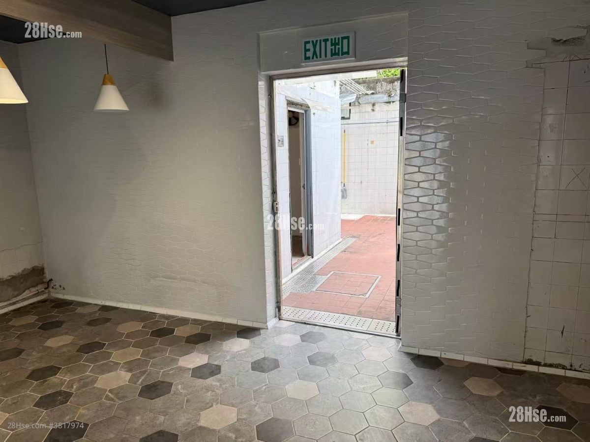 西貢市中心宜春街地鋪 租盤 900 平方呎