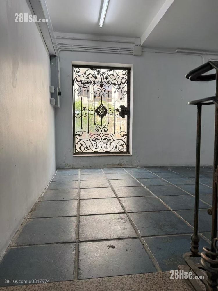 西貢市中心宜春街地鋪 租盤 900 平方呎